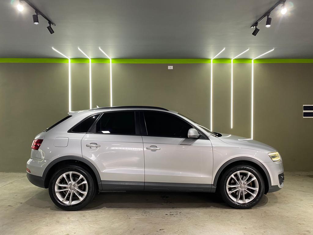 Audi Q3 Prata