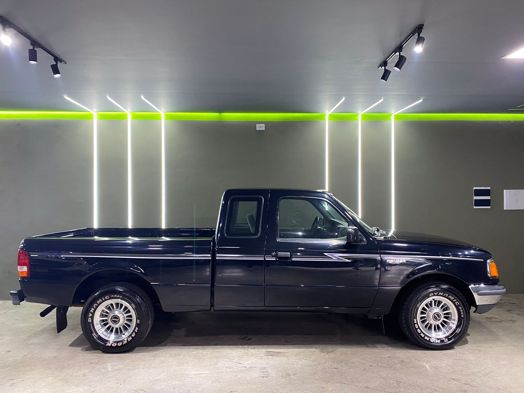 Ford Ranger Preto