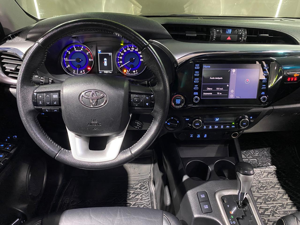 Toyota Hilux Preto