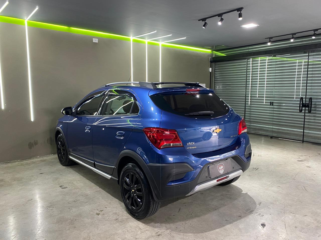 Chevrolet Onix Azul