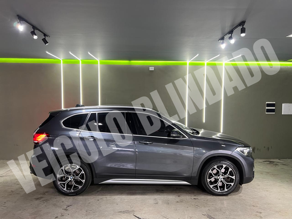 BMW X1 Cinza