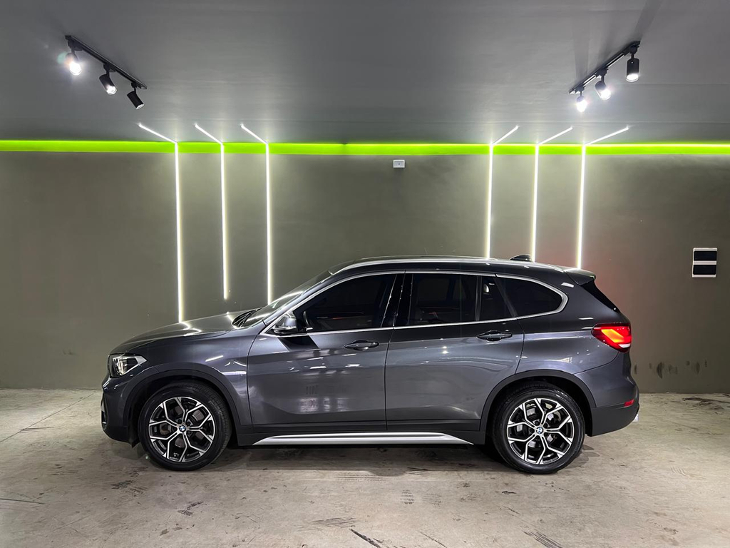 BMW X1 Cinza
