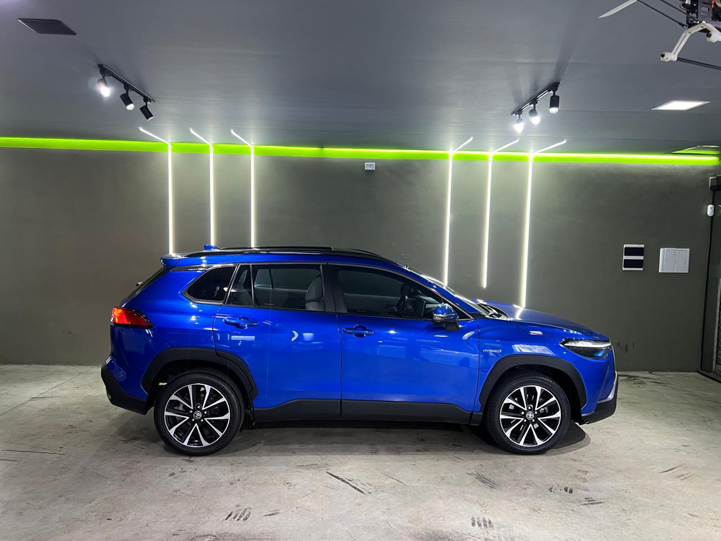 Toyota Corolla Cross Azul