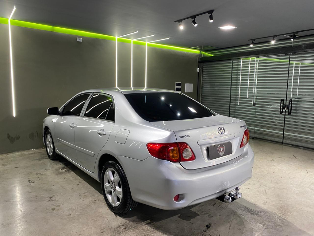 Toyota Corolla Prata