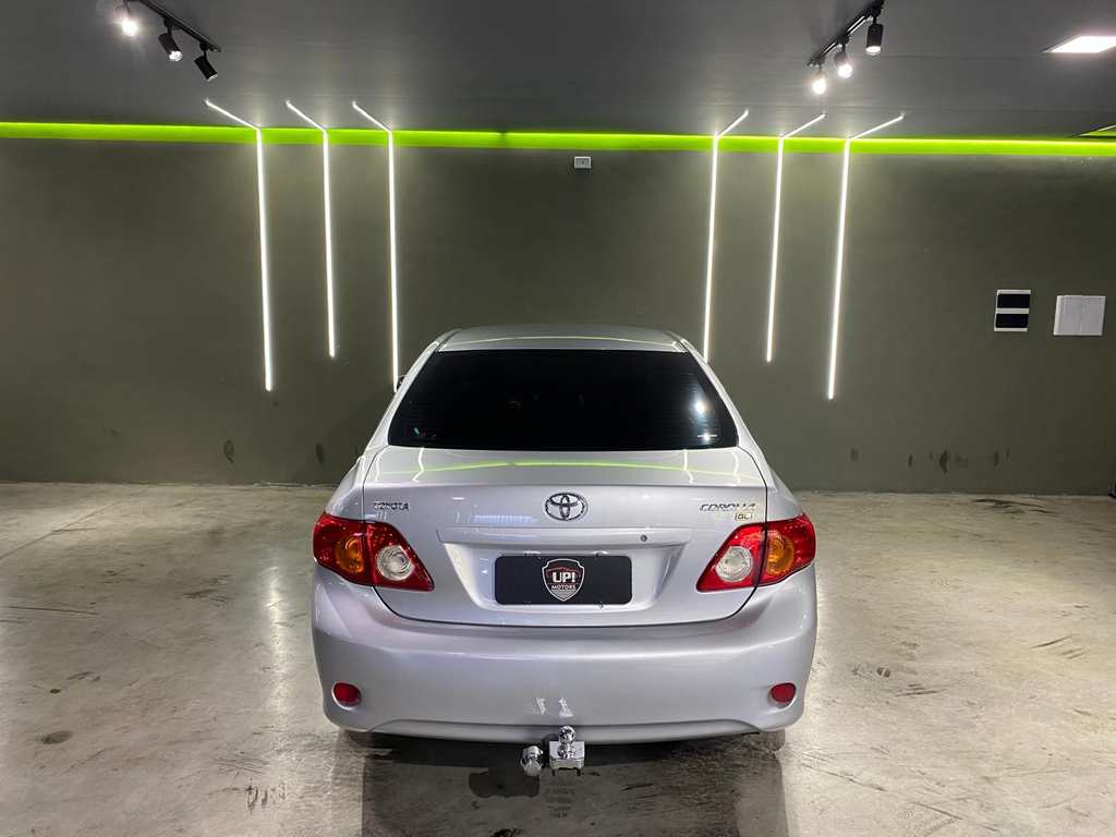 Toyota Corolla Prata