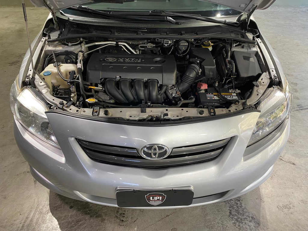 Toyota Corolla Prata
