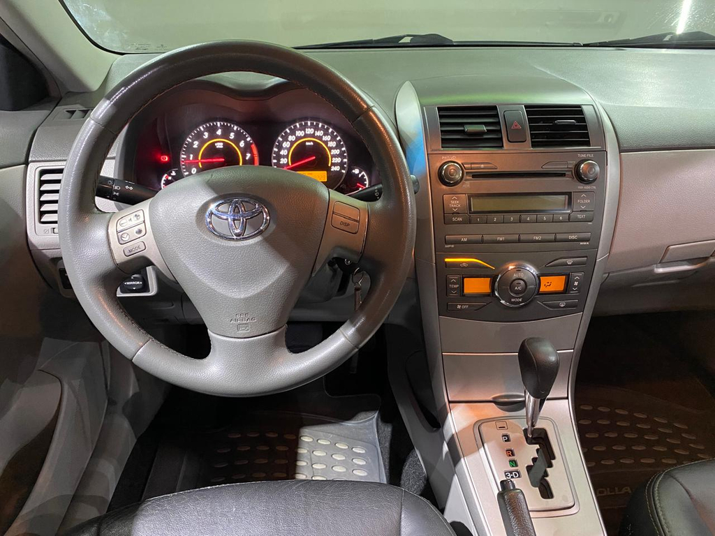 Toyota Corolla Prata