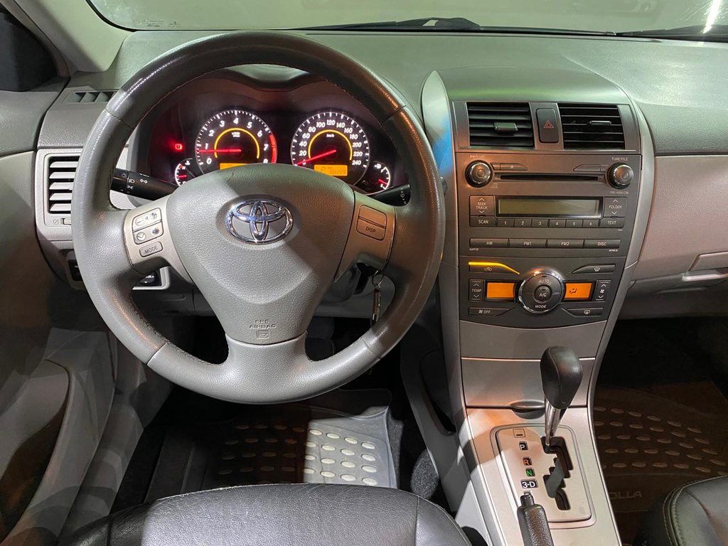Toyota Corolla Prata