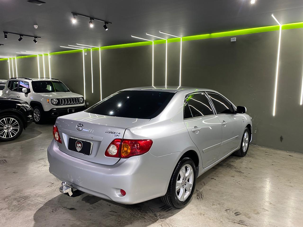 Toyota Corolla Prata