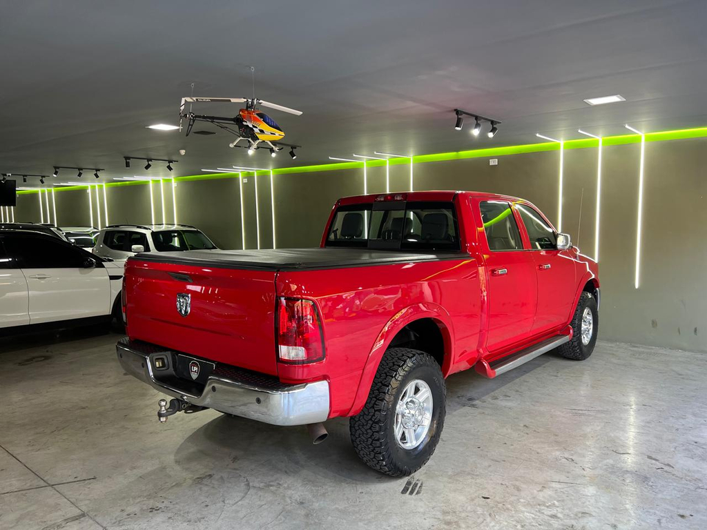Dodge RAM Vermelho