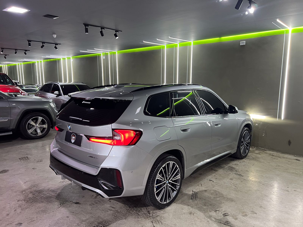 BMW X1 Prata