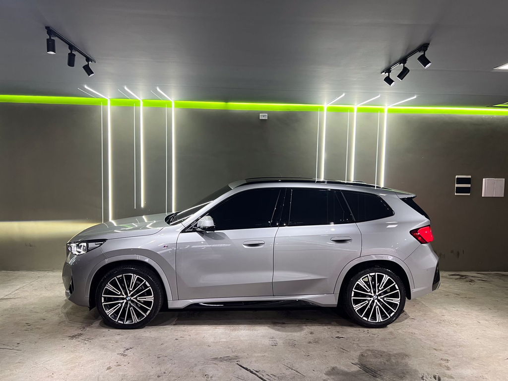 BMW X1 Prata