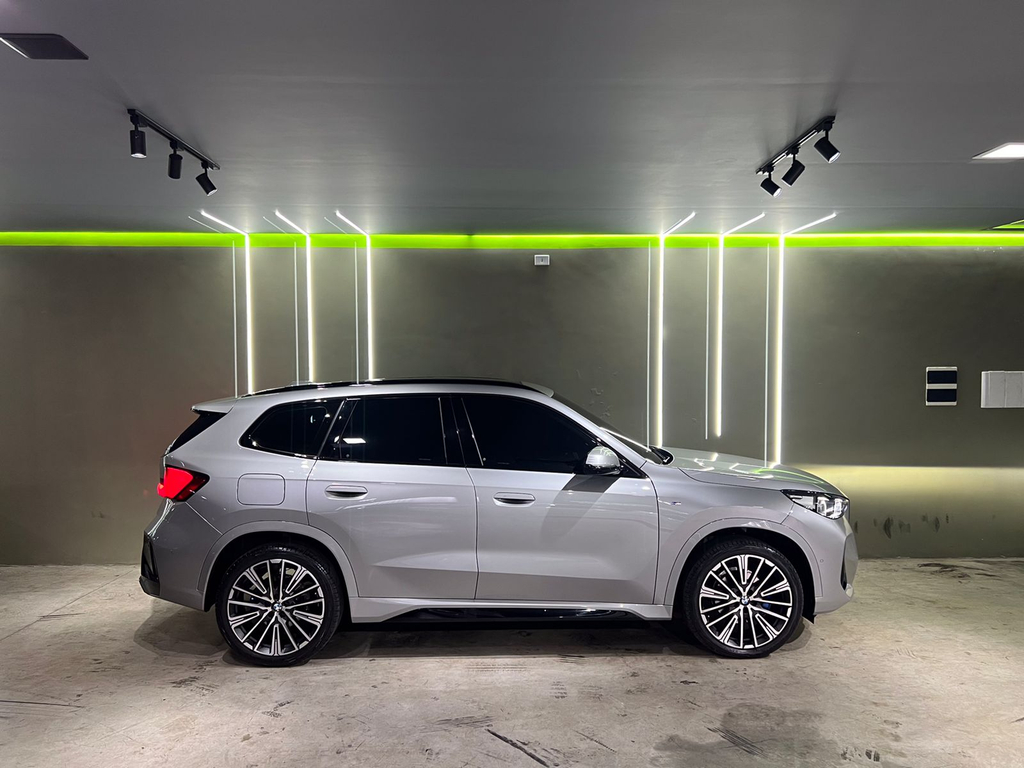 BMW X1 Prata