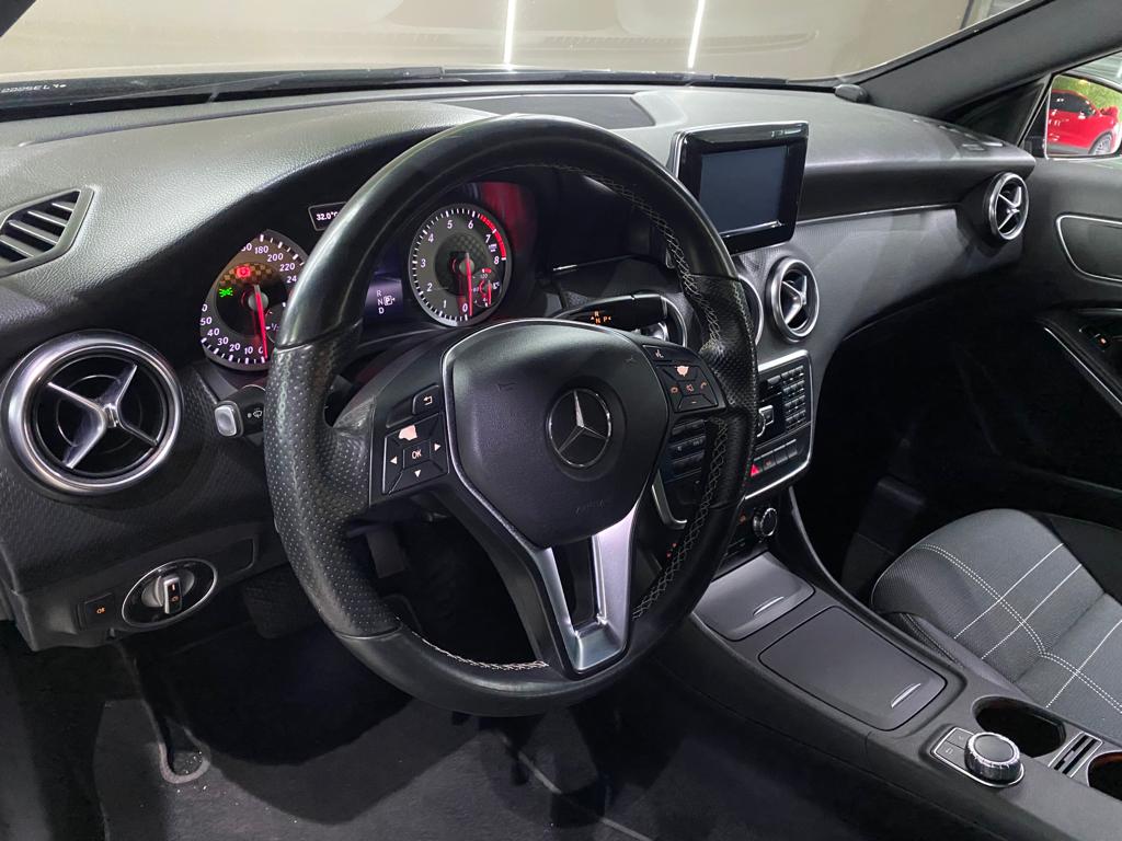 Mercedes Benz A 200 Preto