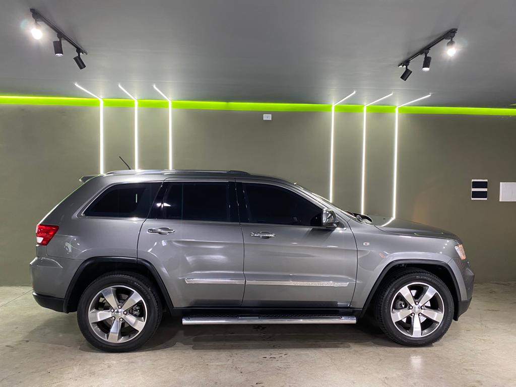 Jeep Grand Cherokee Cinza