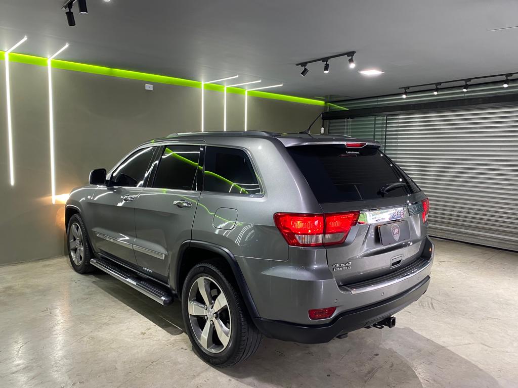 Jeep Grand Cherokee Cinza