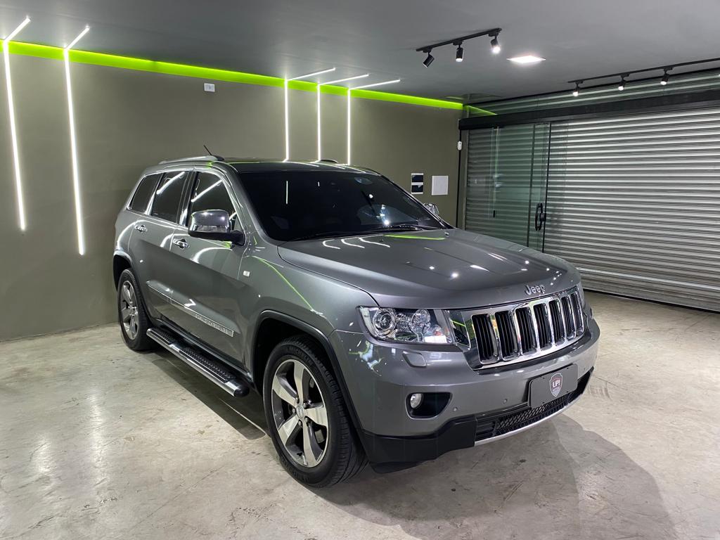 Jeep Grand Cherokee Cinza