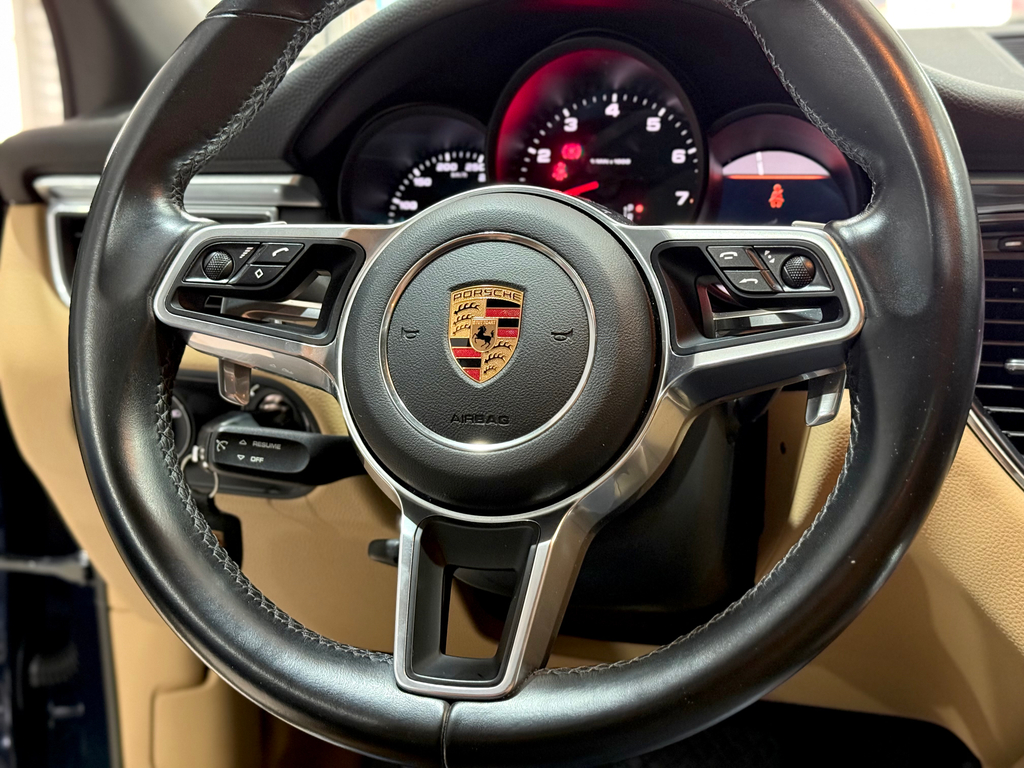 Porsche Macan Azul