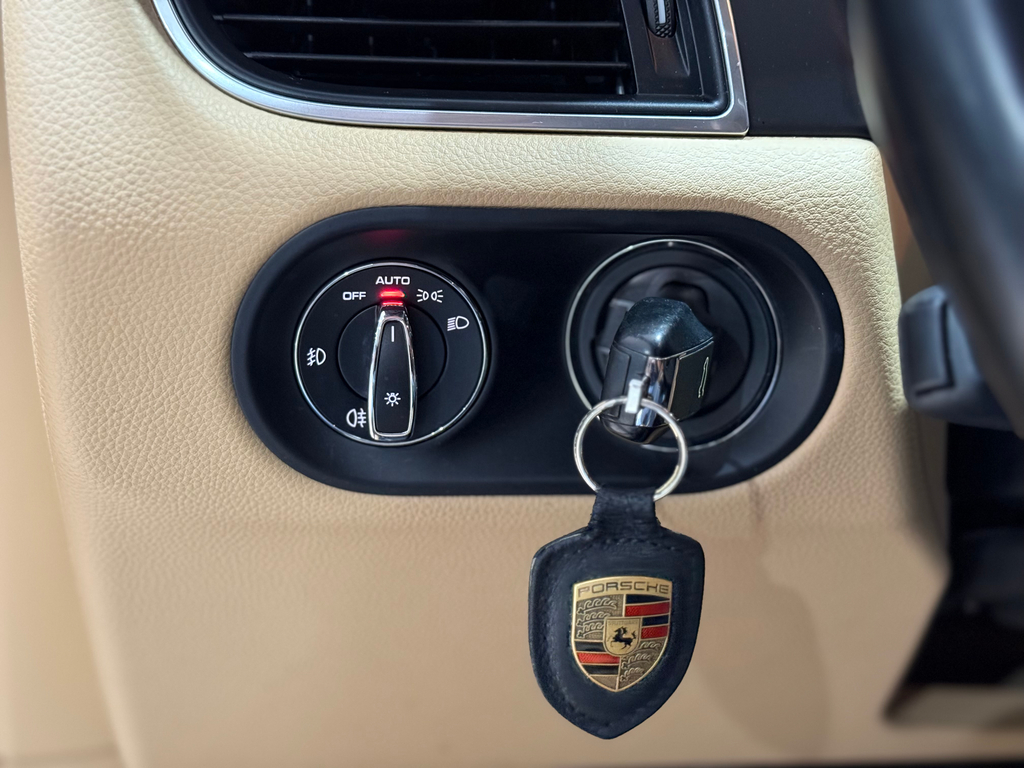 Porsche Macan Azul