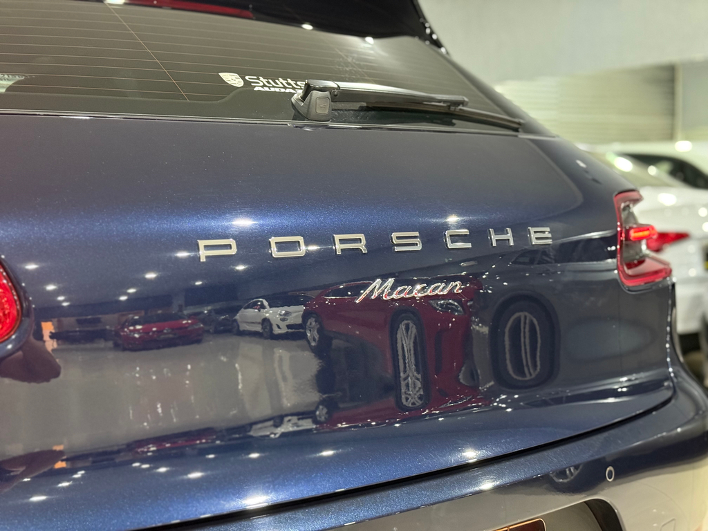 Porsche Macan Azul