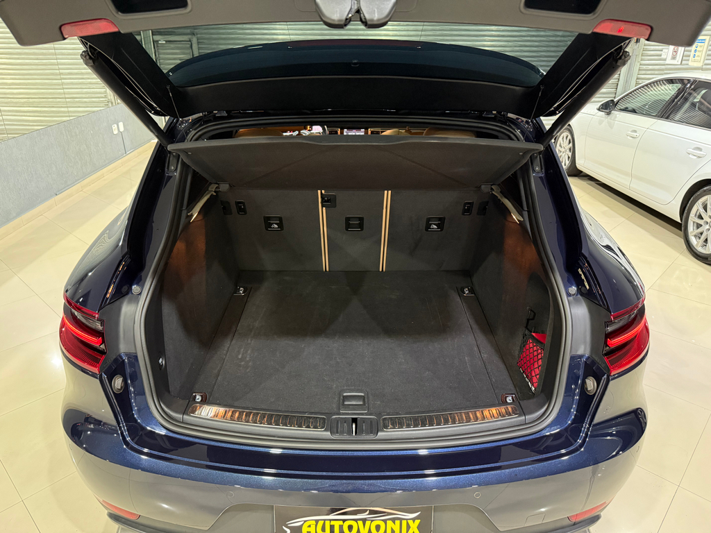 Porsche Macan Azul