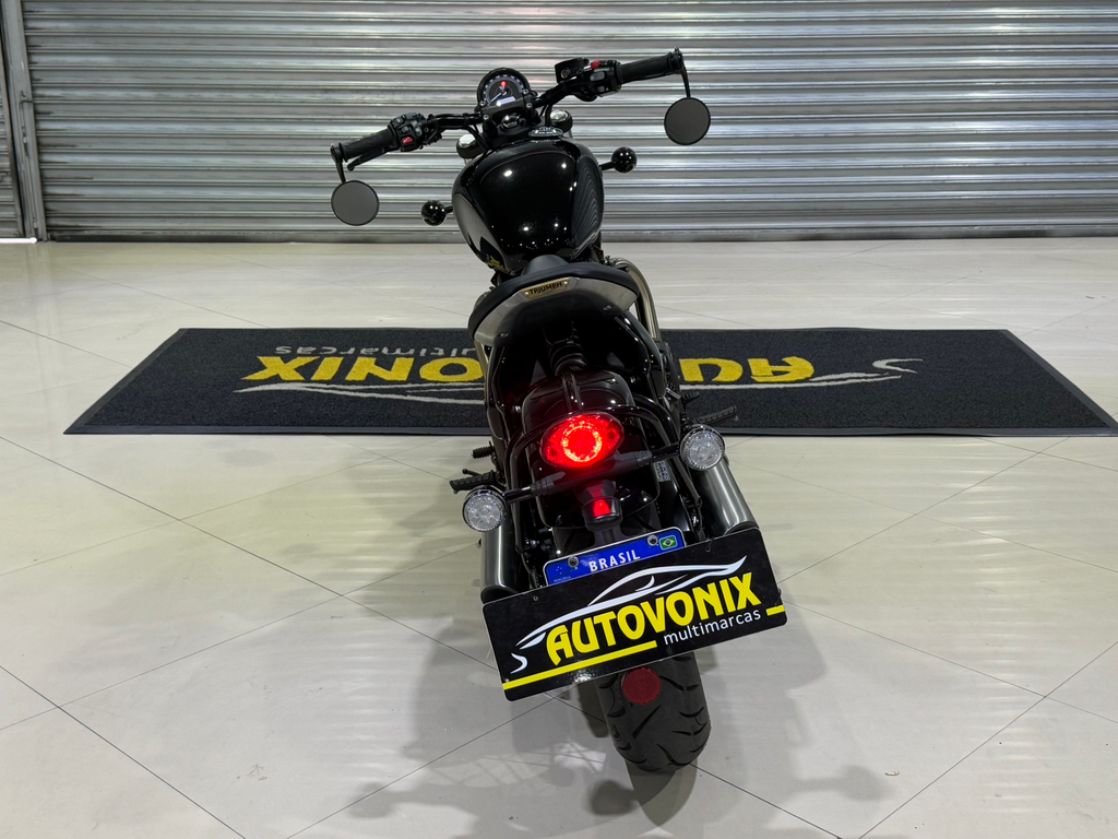 Triumph BONNEVILLE Preto