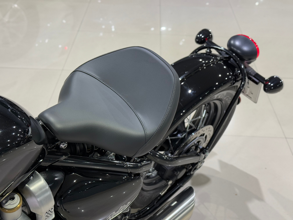 Triumph BONNEVILLE Preto