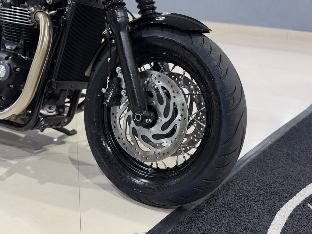 Triumph BONNEVILLE Preto