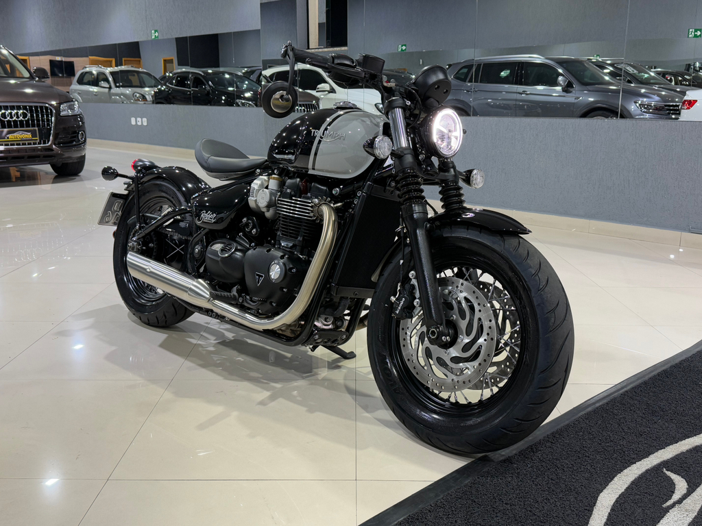 Triumph BONNEVILLE Preto