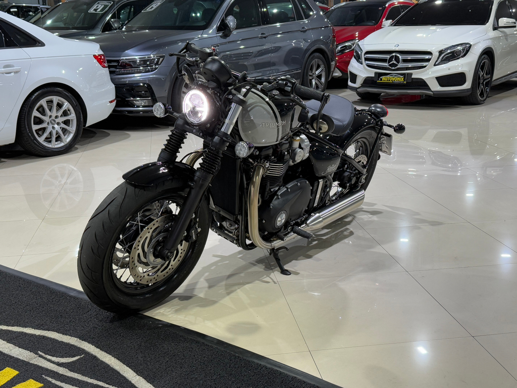 Triumph BONNEVILLE Preto