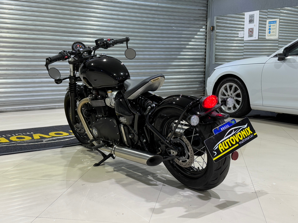 Triumph BONNEVILLE Preto