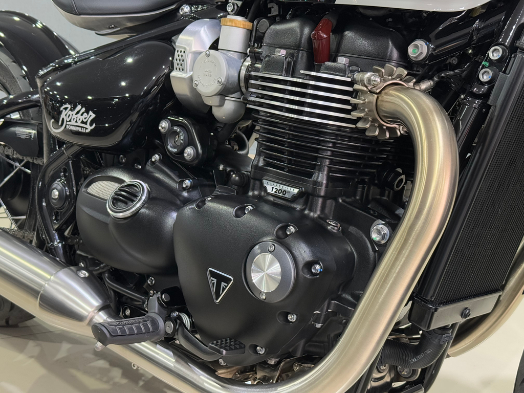 Triumph BONNEVILLE Preto