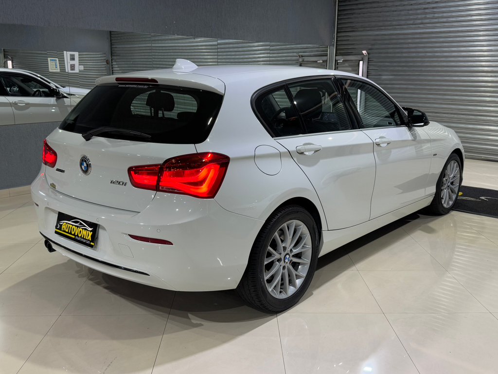 BMW 120i Branco