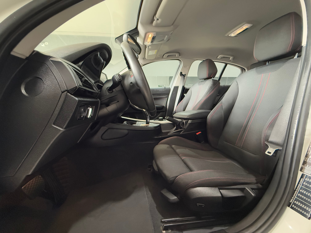 BMW 120i Branco