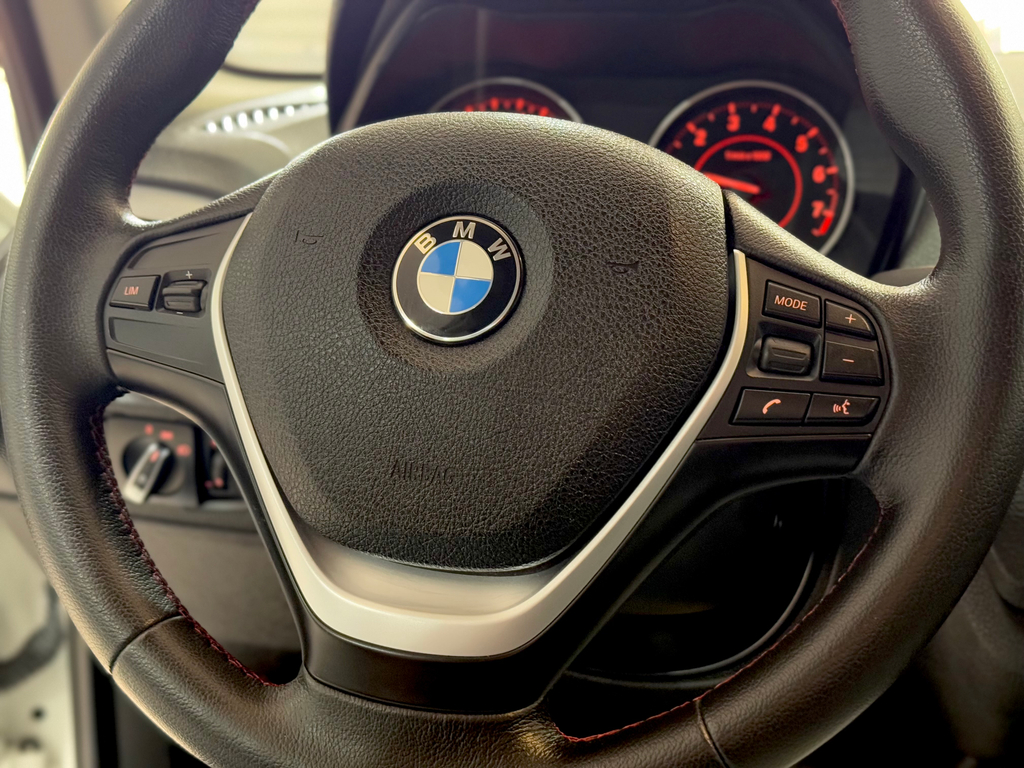 BMW 120i Branco