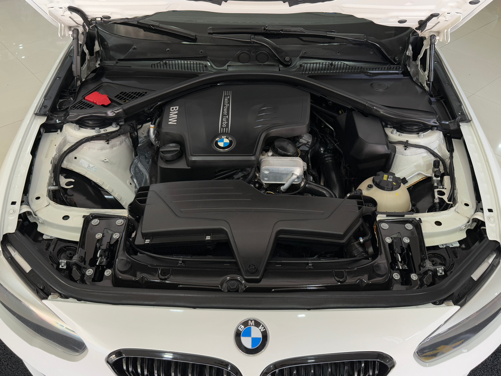 BMW 120i Branco