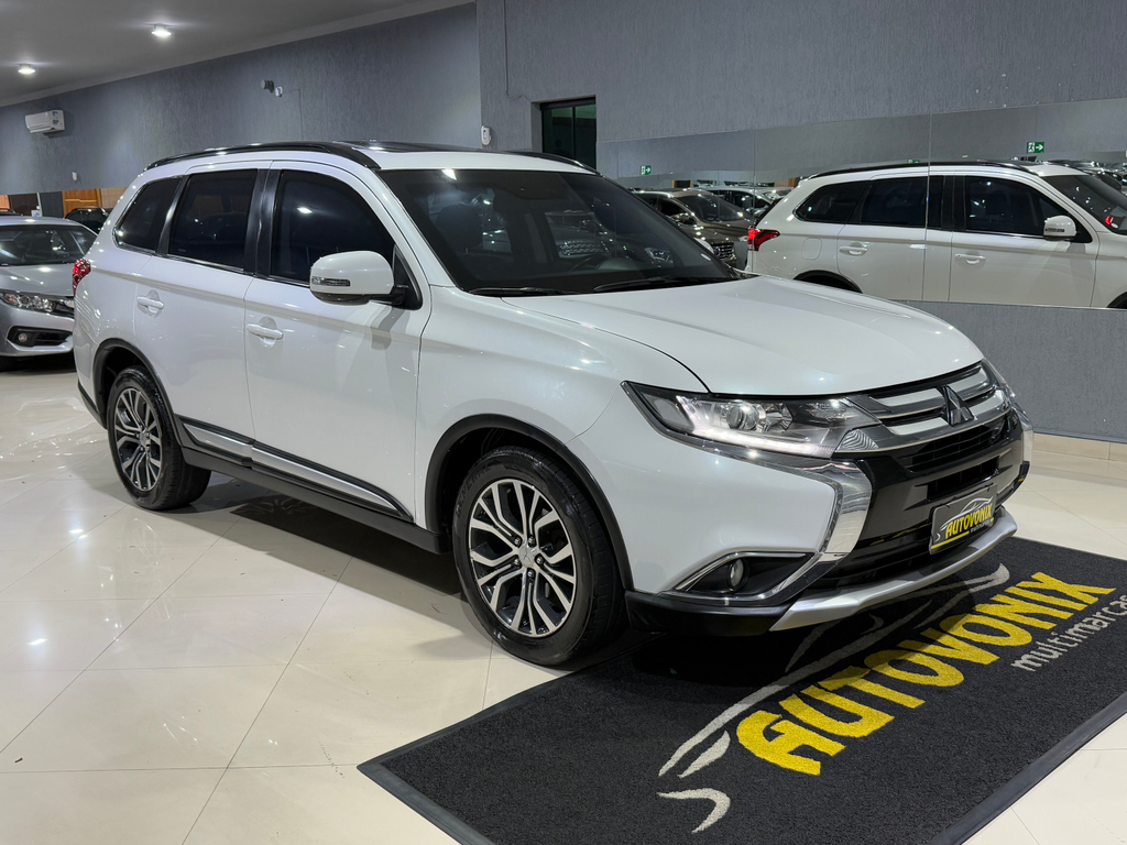 Mitsubishi Outlander Branco