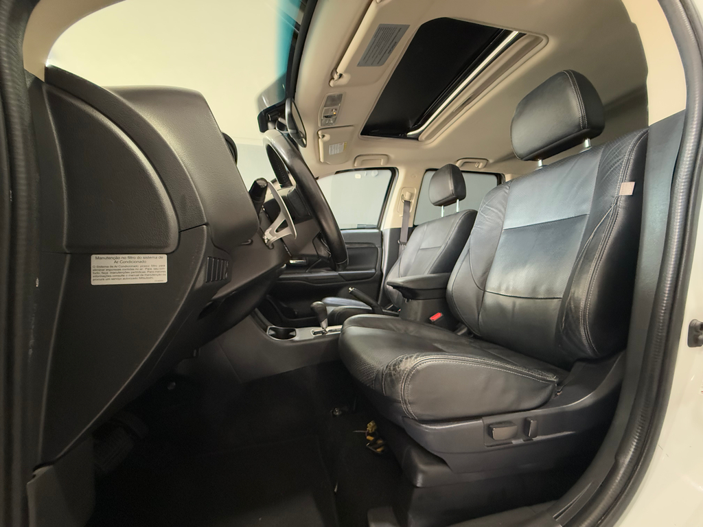 Mitsubishi Outlander Branco