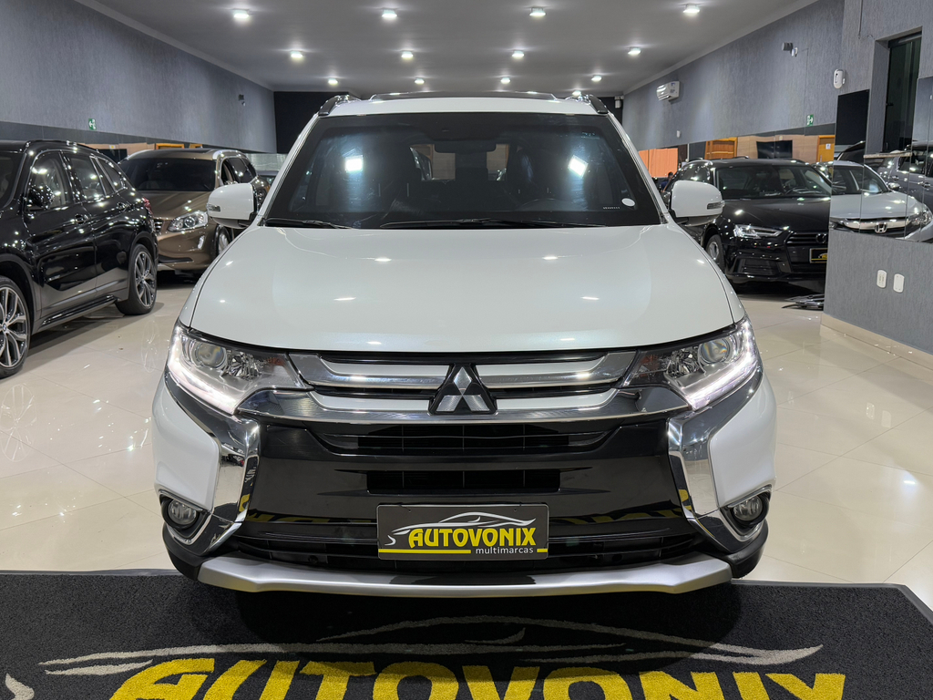 Mitsubishi Outlander Branco