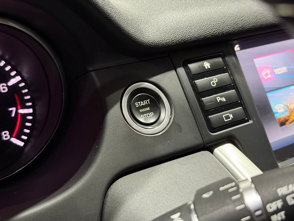 Land Rover Discovery Sport Preto