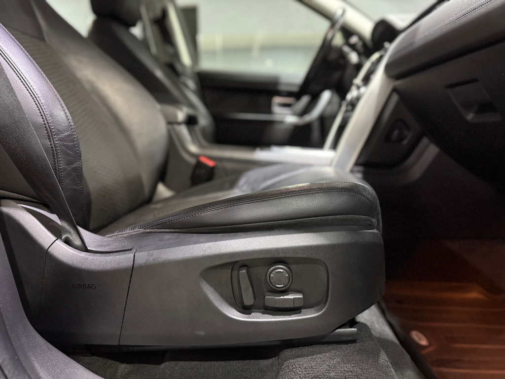 Land Rover Discovery Sport Preto