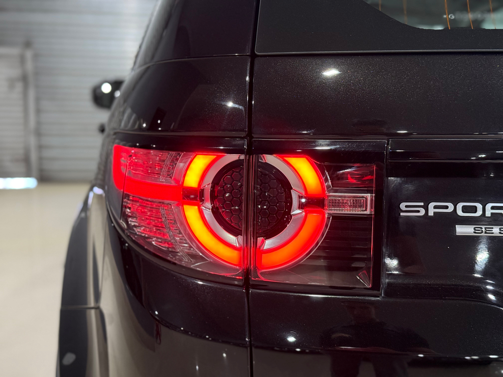 Land Rover Discovery Sport Preto