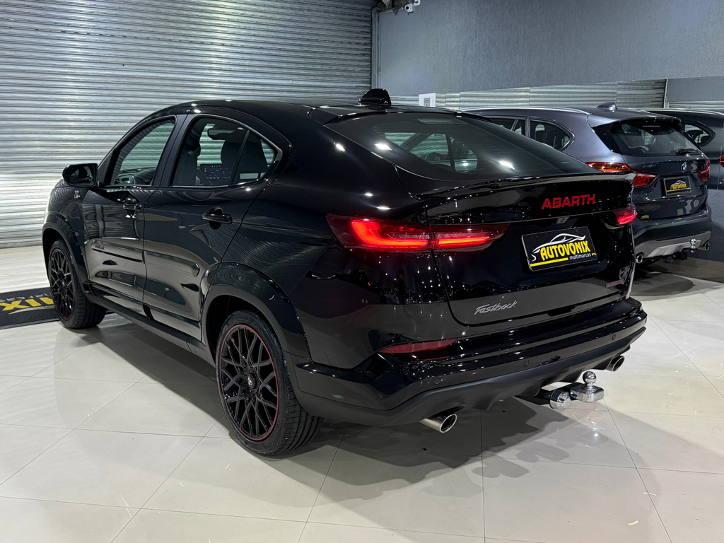 Fiat FASTBACK Preto