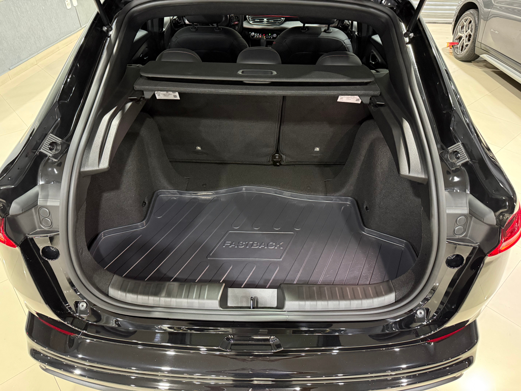 Fiat FASTBACK Preto