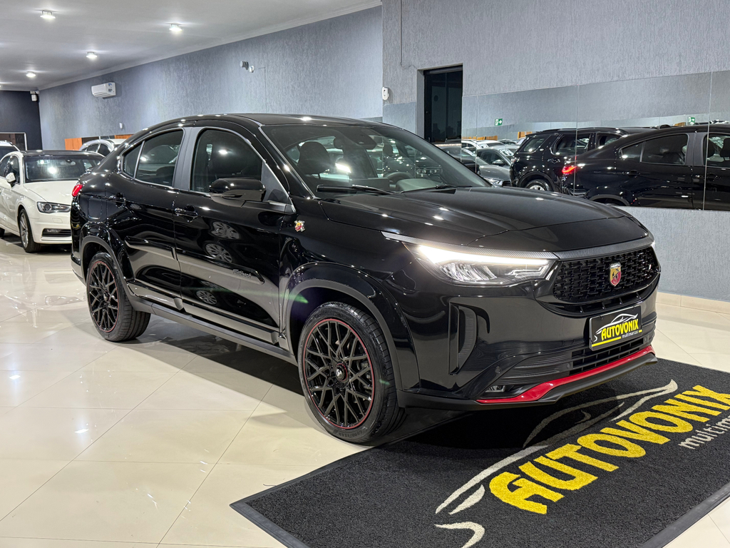 Fiat FASTBACK Preto