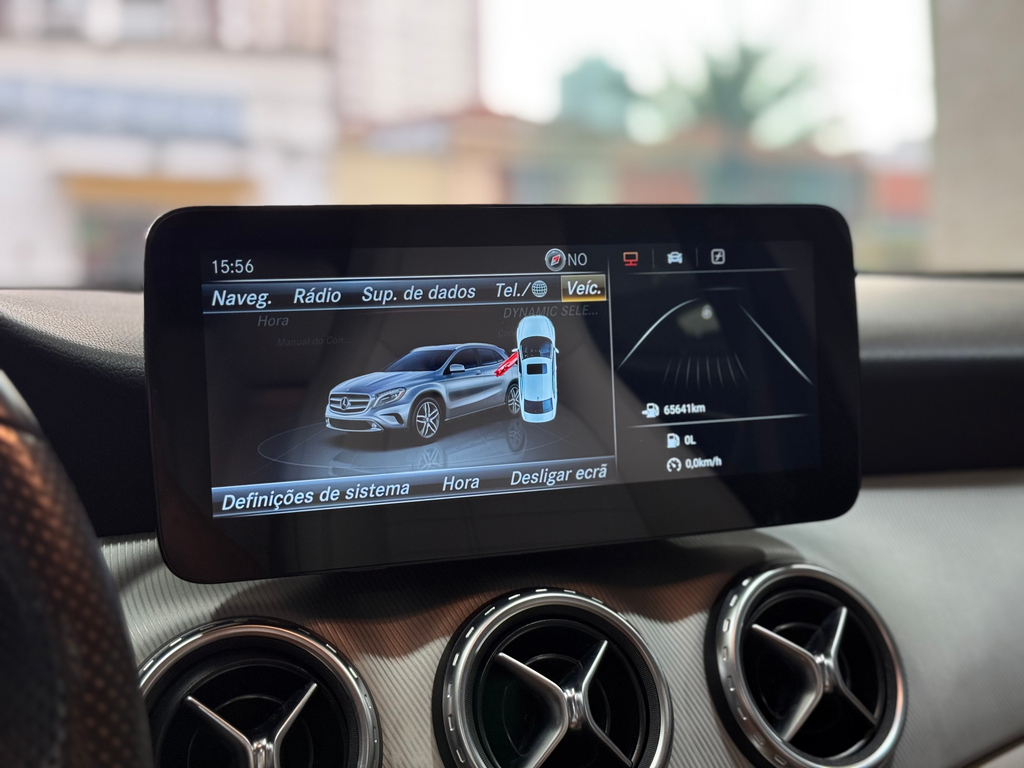 Mercedes Benz GLA-200 Cinza