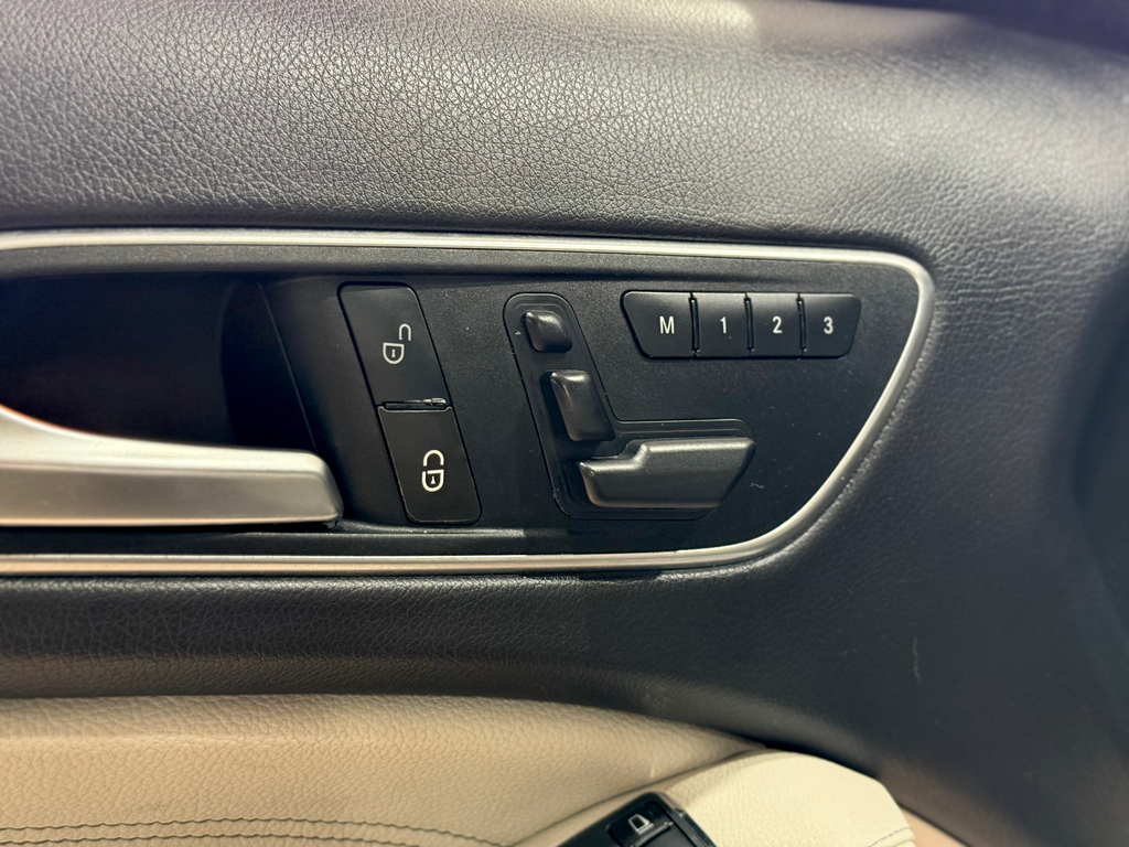 Mercedes Benz GLA-200 Cinza
