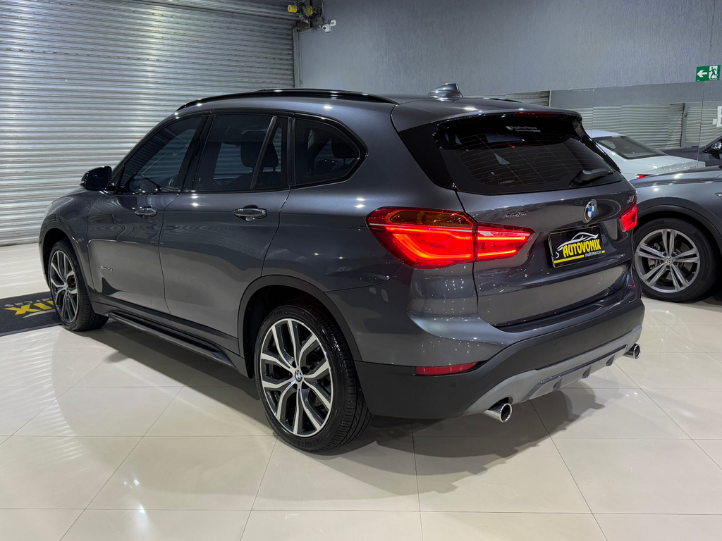 BMW X1 Cinza