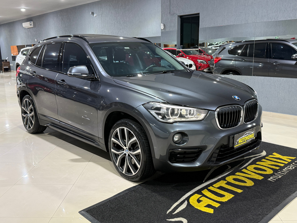 BMW X1 Cinza