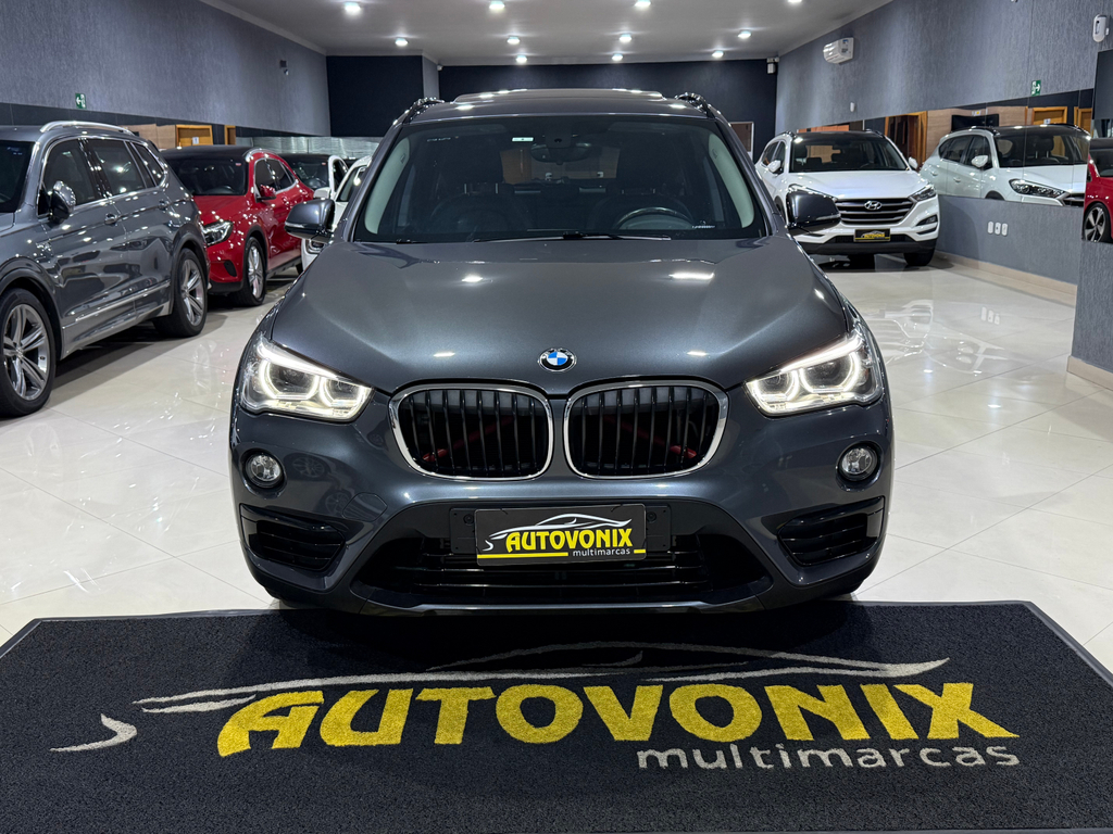 BMW X1 Cinza